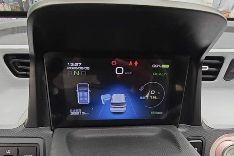 Used Wuling Hongguang MINIEV 2022 Macaron Fashion Model Lithium Iron Phosphate Instrument Cluster