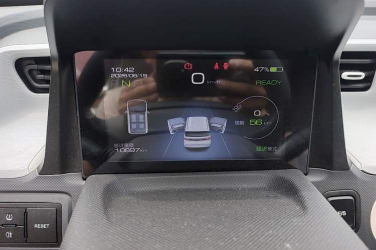 Used Wuling Hongguang MINIEV 2022 Macaron Fashion Model Lithium Iron Phosphate Instrument Cluster