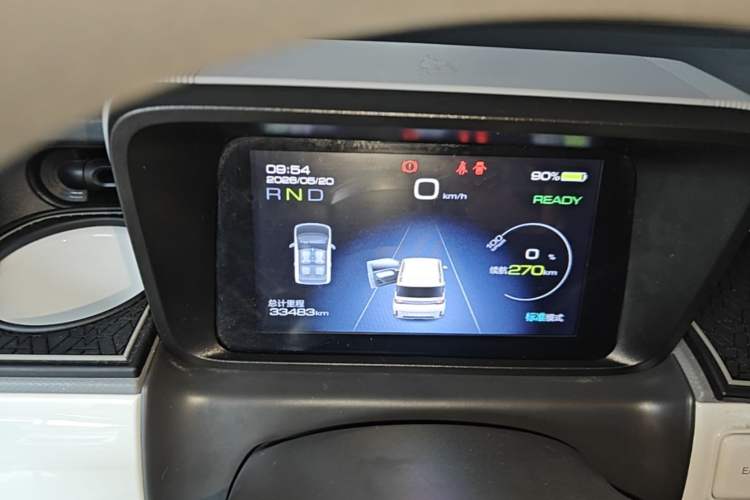 Used Wuling Hongguang MINIEV 2022 GAMEBOY 300km Enthusiast Model with Lithium Iron Phosphate Instrument Cluster