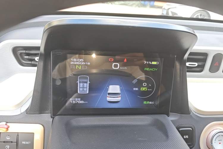 Used Wuling Hongguang MINIEV 2022 Macaron Fashion Model Lithium Iron Phosphate Instrument Cluster
