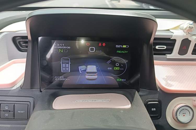 Used Wuling Hongguang MINIEV 2022 Macaron Premium Model – Lithium Iron Phosphate Instrument Cluster