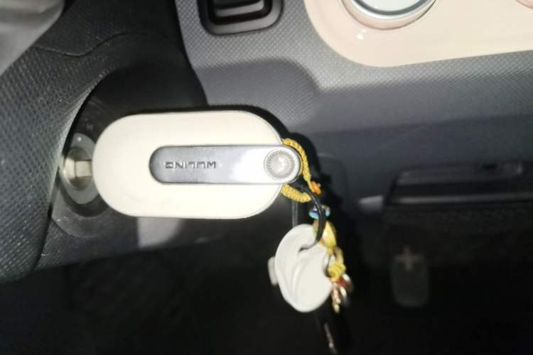 Used Wuling Hongguang MINIEV 2022 Macaron Premium Model – Lithium Iron Phosphate Interior 1