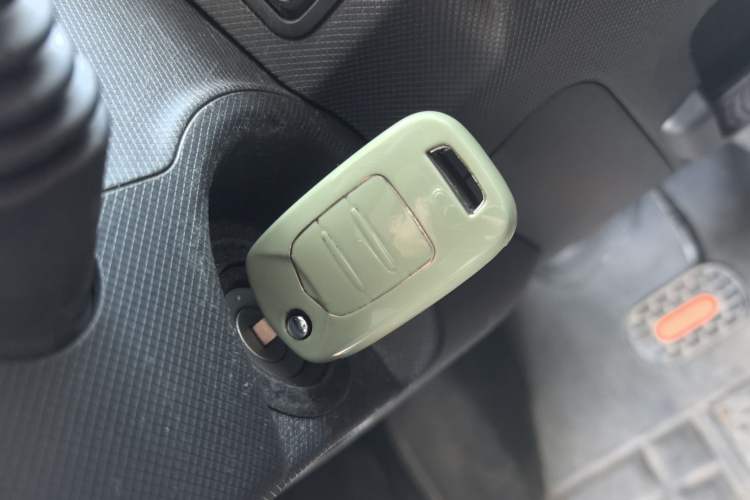 Used Wuling Hongguang MINIEV 2022 Easy Version Lithium Iron Phosphate Interior 1