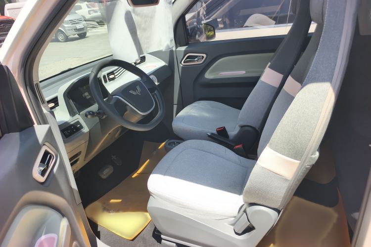 Used Wuling Hongguang MINIEV 2022 Macaron Premium Model – Lithium Iron Phosphate Interior 1