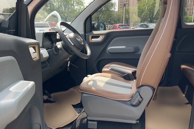 Used Wuling Hongguang MINIEV 2022 GAMEBOY 200km Gaming Edition with Lithium Iron Phosphate Interior 1