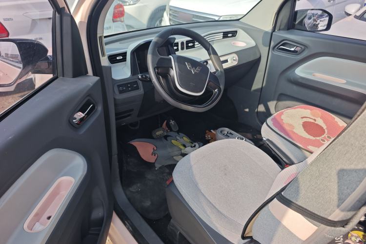 Used Wuling Hongguang MINIEV 2022 Macaron Premium Model – Lithium Ternary Battery Interior 1