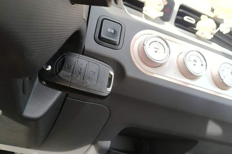 Used Wuling Hongguang MINIEV 2022 Macaron Premium Model – Lithium Iron Phosphate Interior 1