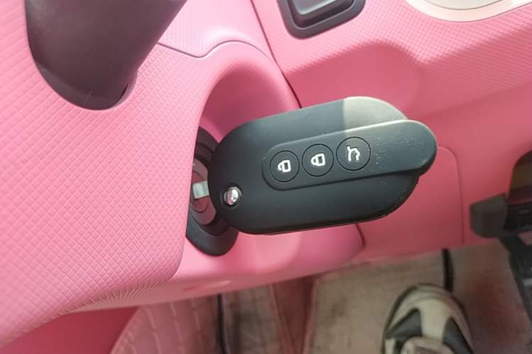 Used Wuling Hongguang MINIEV 2022 Macaron Premium Model – Lithium Iron Phosphate Interior 1