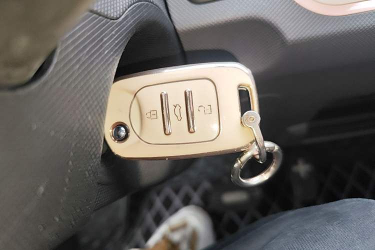 Used Wuling Hongguang MINIEV 2022 Macaron Premium Model – Lithium Iron Phosphate Interior 1