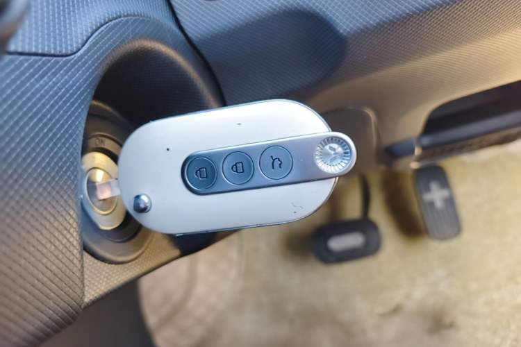 Used Wuling Hongguang MINIEV 2022 Macaron Premium Model – Lithium Iron Phosphate Interior 1