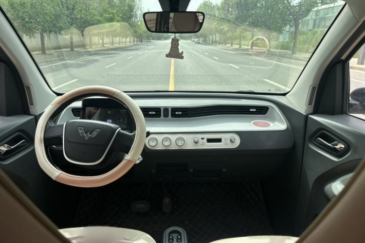 Used Wuling Hongguang MINIEV 2022 Macaron Premium Model – Lithium Iron Phosphate Interior 11