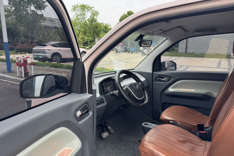 Used Wuling Hongguang MINIEV 2022 Macaron Premium Model – Lithium Iron Phosphate Interior 2