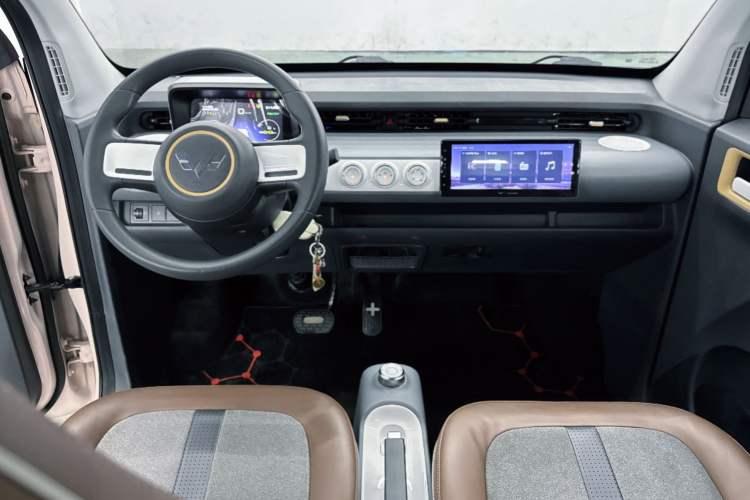 Used Wuling Hongguang MINIEV 2022 GAMEBOY 300km Play Edition Lithium Iron Phosphate Interior 2