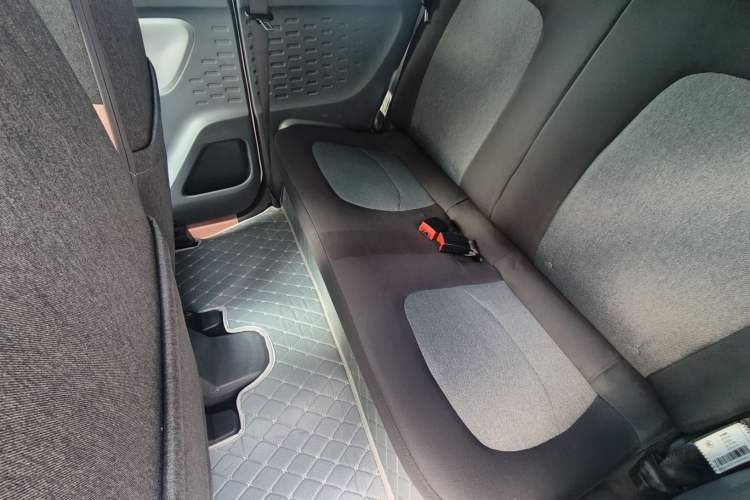 Used Wuling Hongguang MINIEV 2022 Macaron Fashion Edition Lithium-Nickel-Cobalt-Alpha-oxide Interior 2