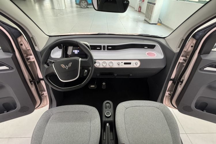 Used Wuling Hongguang MINIEV 2022 Macaron Premium Model – Lithium Iron Phosphate Interior 2