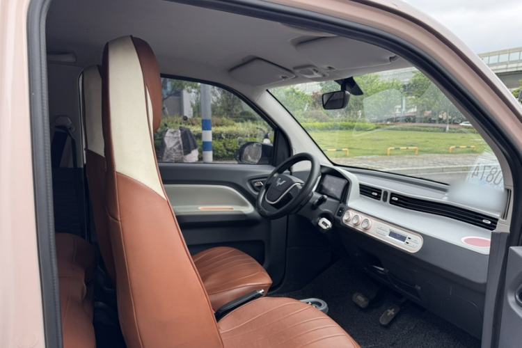 Used Wuling Hongguang MINIEV 2022 Macaron Premium Model – Lithium Iron Phosphate Interior 3