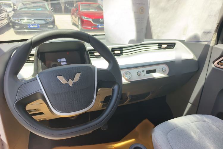 Used Wuling Hongguang MINIEV 2022 Macaron Premium Model – Lithium Iron Phosphate Interior 3
