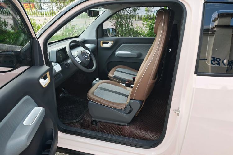 Used Wuling Hongguang MINIEV 2022 GAMEBOY 300km Enthusiast Model with Lithium Iron Phosphate Interior 3