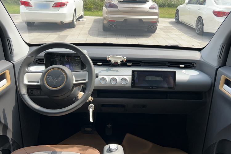 Used Wuling Hongguang MINIEV 2022 GAMEBOY 200km Gaming Edition with Lithium Iron Phosphate Interior 3
