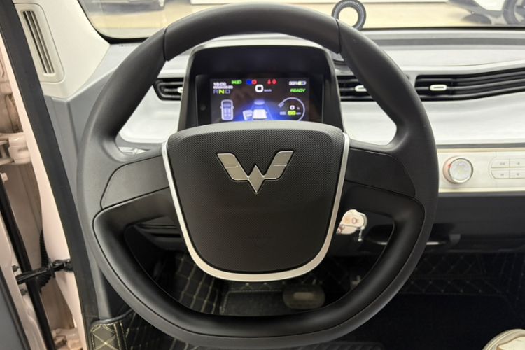 Used Wuling Hongguang MINIEV 2022 Macaron Premium Model – Lithium Iron Phosphate Interior 3