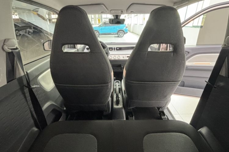 Used Wuling Hongguang MINIEV 2022 Macaron Premium Model – Lithium Iron Phosphate Interior 3