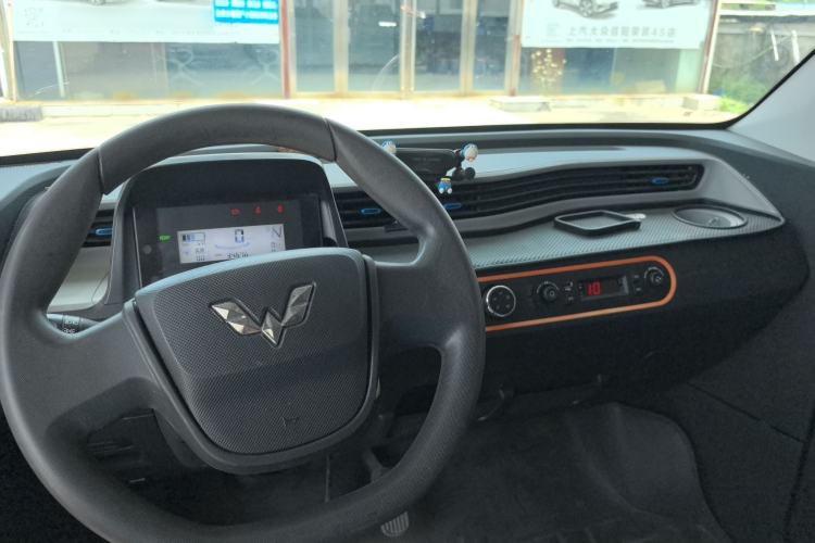 Used Wuling Hongguang MINIEV 2022 Easy Version Lithium Iron Phosphate Interior 4