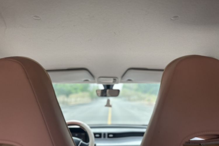Used Wuling Hongguang MINIEV 2022 Macaron Premium Model – Lithium Iron Phosphate Interior 4