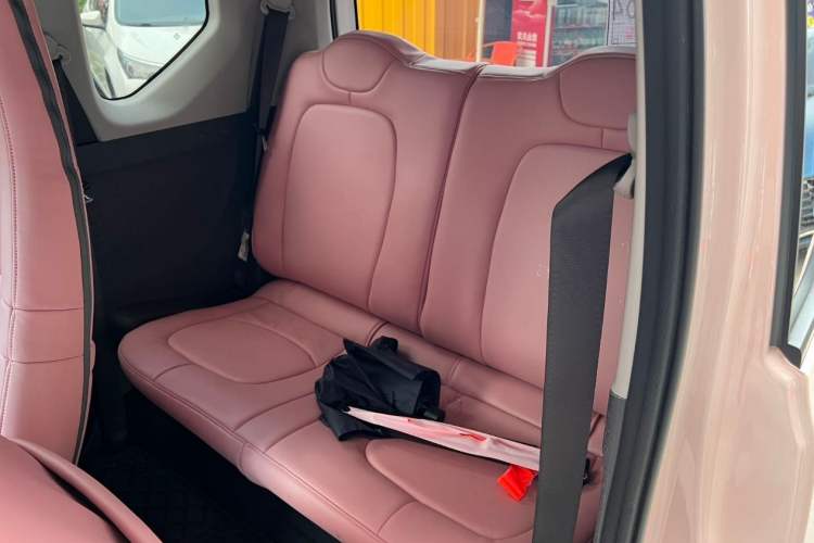 Used Wuling Hongguang MINIEV 2022 Macaron Fashion Model Lithium Iron Phosphate Interior 4