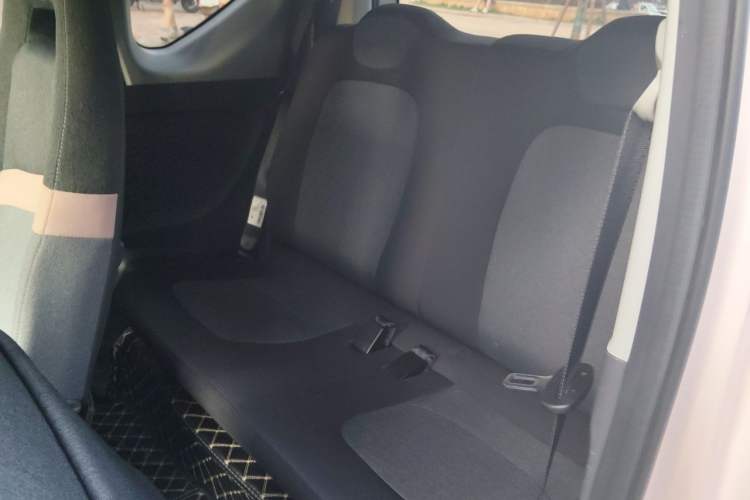 Used Wuling Hongguang MINIEV 2022 Macaron Premium Model – Lithium Iron Phosphate Interior 4