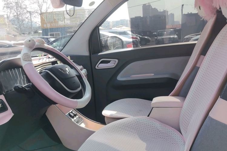 Used Wuling Hongguang MINIEV 2022 Macaron Premium Model – Lithium Iron Phosphate Interior 5