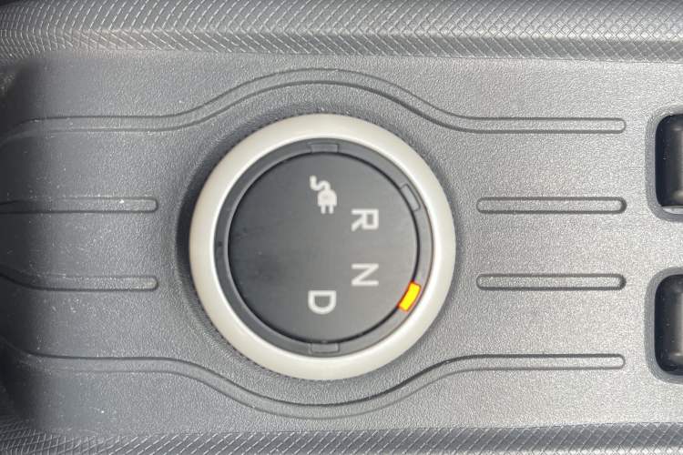 Used Wuling Hongguang MINIEV 2022 Macaron Fashion Edition Lithium-Nickel-Cobalt-Alpha-oxide Interior 5
