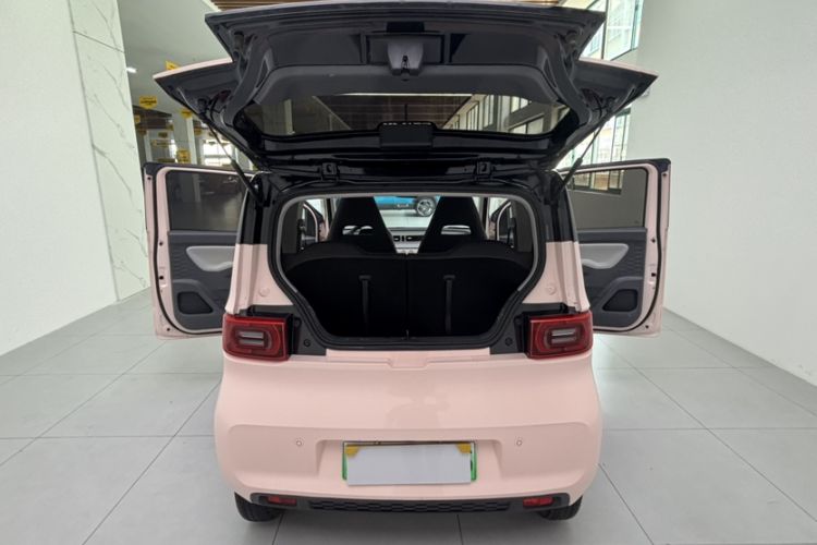 Used Wuling Hongguang MINIEV 2022 Macaron Premium Model – Lithium Iron Phosphate Interior 5