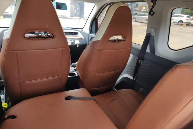 Used Wuling Hongguang MINIEV 2022 Macaron Fashion Model Lithium Iron Phosphate Interior 6