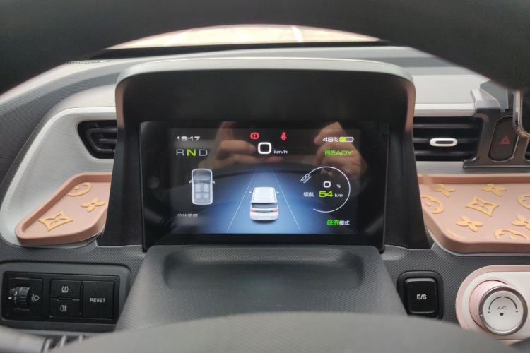 Used Wuling Hongguang MINIEV 2022 Macaron Fashion Model Lithium Iron Phosphate Interior 7