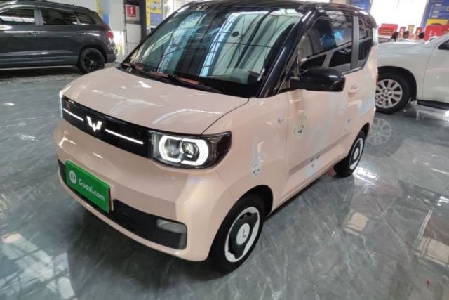 Używany Wuling Hongguang MINIEV 2022 Macaron Premium Model – Lithium Iron Phosphate