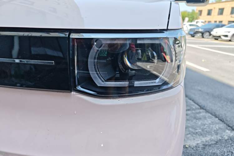 Used Wuling Hongguang MINIEV 2022 Macaron Premium Model – Lithium Iron Phosphate Left Front Headlight