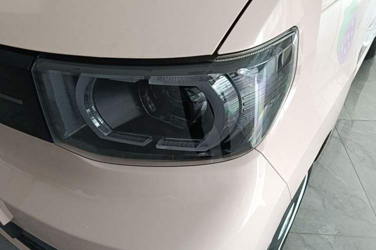Used Wuling Hongguang MINIEV 2022 Macaron Premium Model – Lithium Iron Phosphate Left Front Headlight