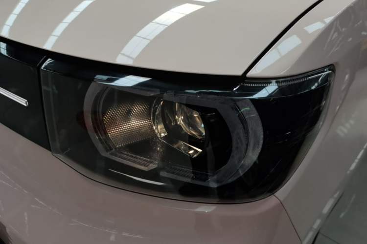 Used Wuling Hongguang MINIEV 2022 Macaron Premium Model – Lithium Iron Phosphate Left Front Headlight