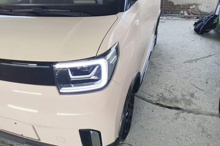 Used Wuling Hongguang MINIEV 2022 GAMEBOY 200km Play Edition with Lithium Iron Phosphate Left Front Headlight