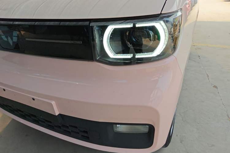 Used Wuling Hongguang MINIEV 2022 Macaron Premium Model – Lithium Iron Phosphate Left Front Headlight