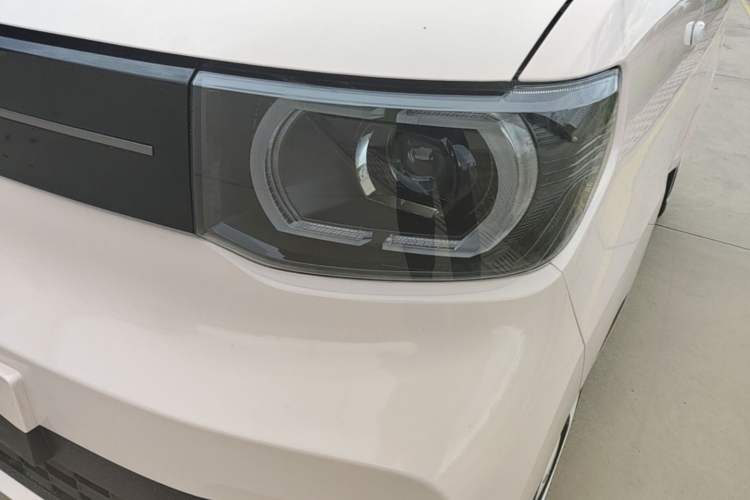 Used Wuling Hongguang MINIEV 2022 Macaron Fashion Model Lithium Iron Phosphate Left Front Headlight