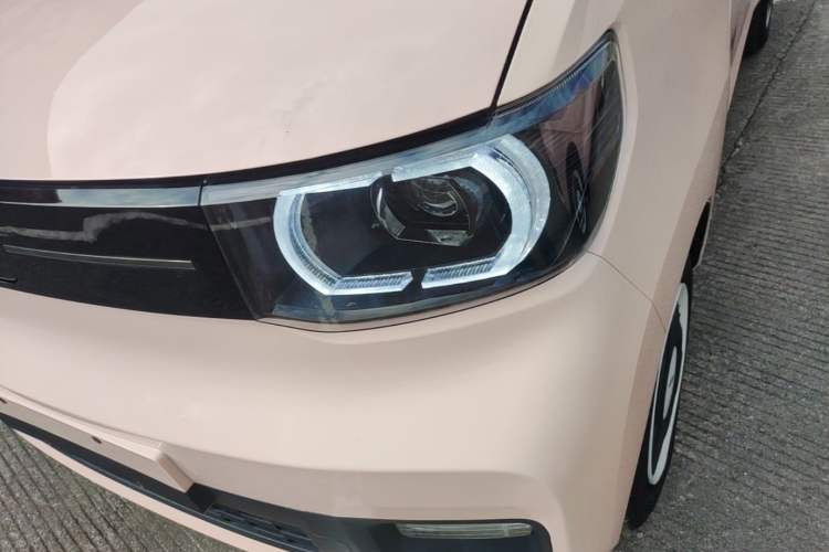 Used Wuling Hongguang MINIEV 2022 Macaron Premium Model – Lithium Iron Phosphate Left Front Headlight