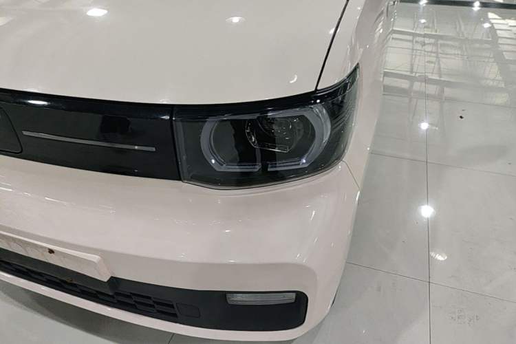 Used Wuling Hongguang MINIEV 2022 Macaron Fashion Model Lithium Iron Phosphate Left Front Headlight