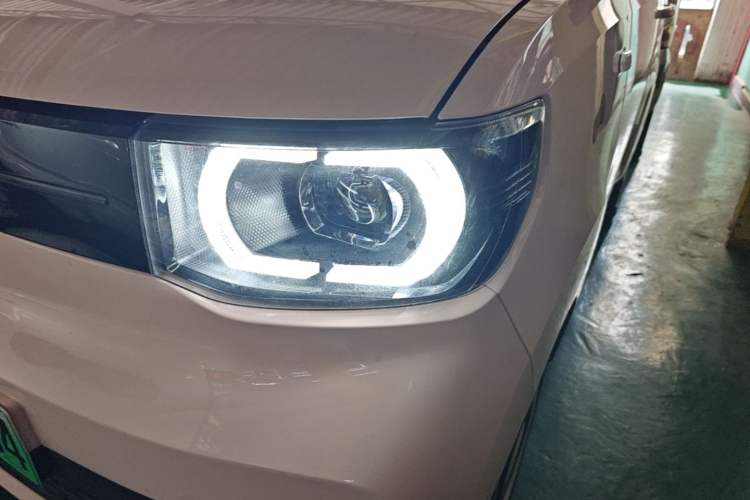 Used Wuling Hongguang MINIEV 2022 Macaron Premium Model – Lithium Iron Phosphate Left Front Headlight
