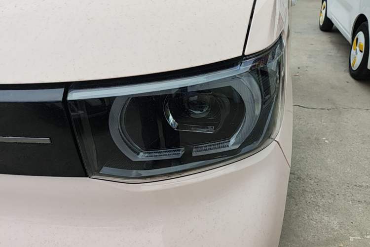Used Wuling Hongguang MINIEV 2022 Macaron Premium Model – Lithium Iron Phosphate Left Front Headlight