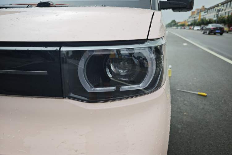 Used Wuling Hongguang MINIEV 2022 Macaron Fashion Edition Lithium-Nickel-Cobalt-Alpha-oxide Left Front Headlight