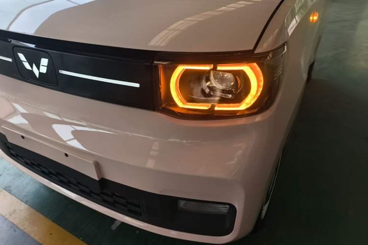 Used Wuling Hongguang MINIEV 2022 Macaron Premium Model – Lithium Iron Phosphate Left Front Headlight