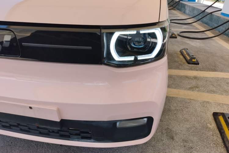Used Wuling Hongguang MINIEV 2022 Macaron Premium Model – Lithium Iron Phosphate Left Front Headlight