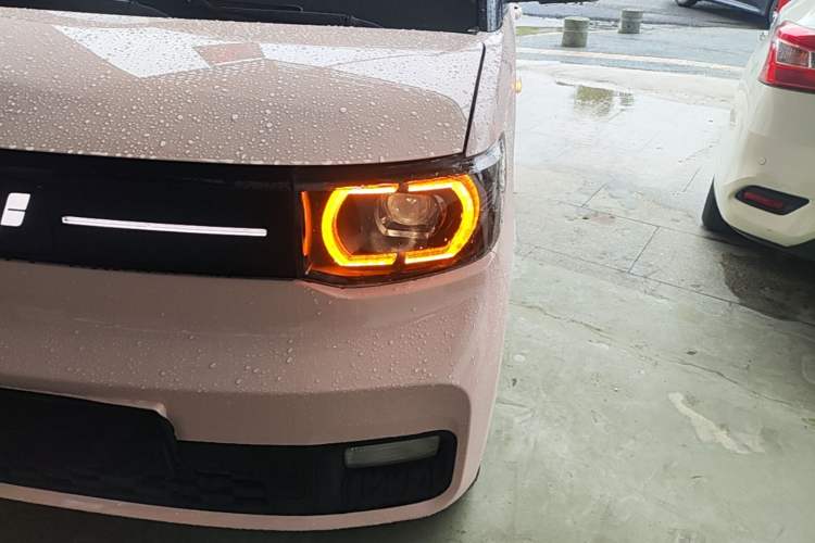 Used Wuling Hongguang MINIEV 2022 Macaron Fashion Model Lithium Iron Phosphate Left Front Headlight