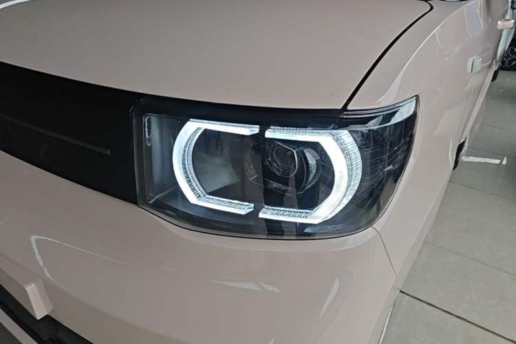 Used Wuling Hongguang MINIEV 2022 Macaron Premium Model – Lithium Iron Phosphate Left Front Headlight